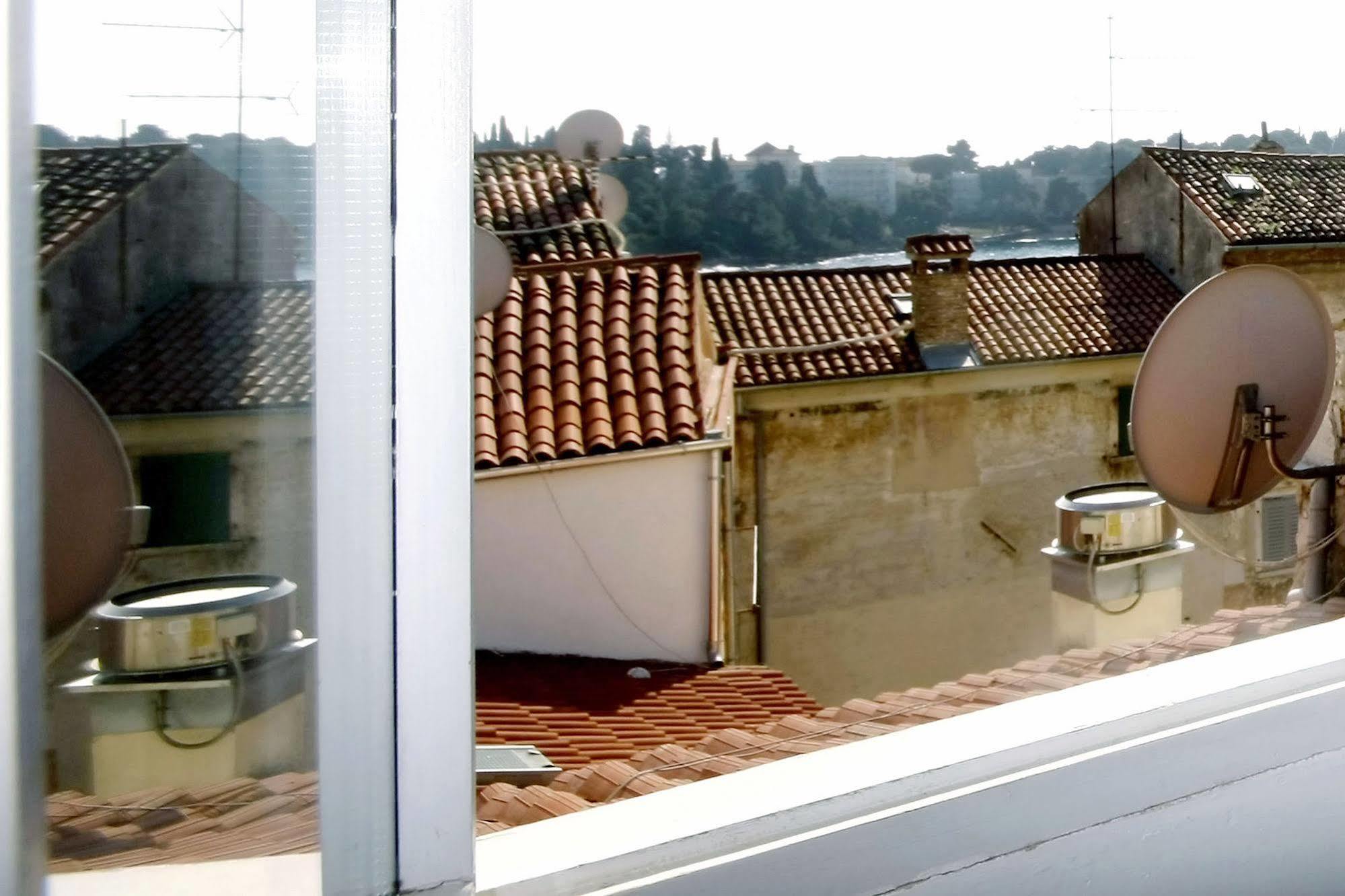 Apartments I Volti ロヴィニ エクステリア 写真